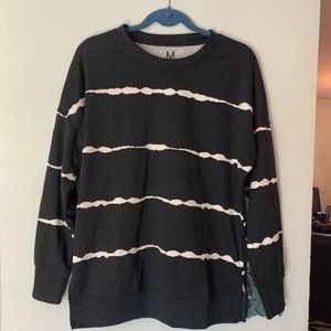 New sweatshirt women's medium NWOT